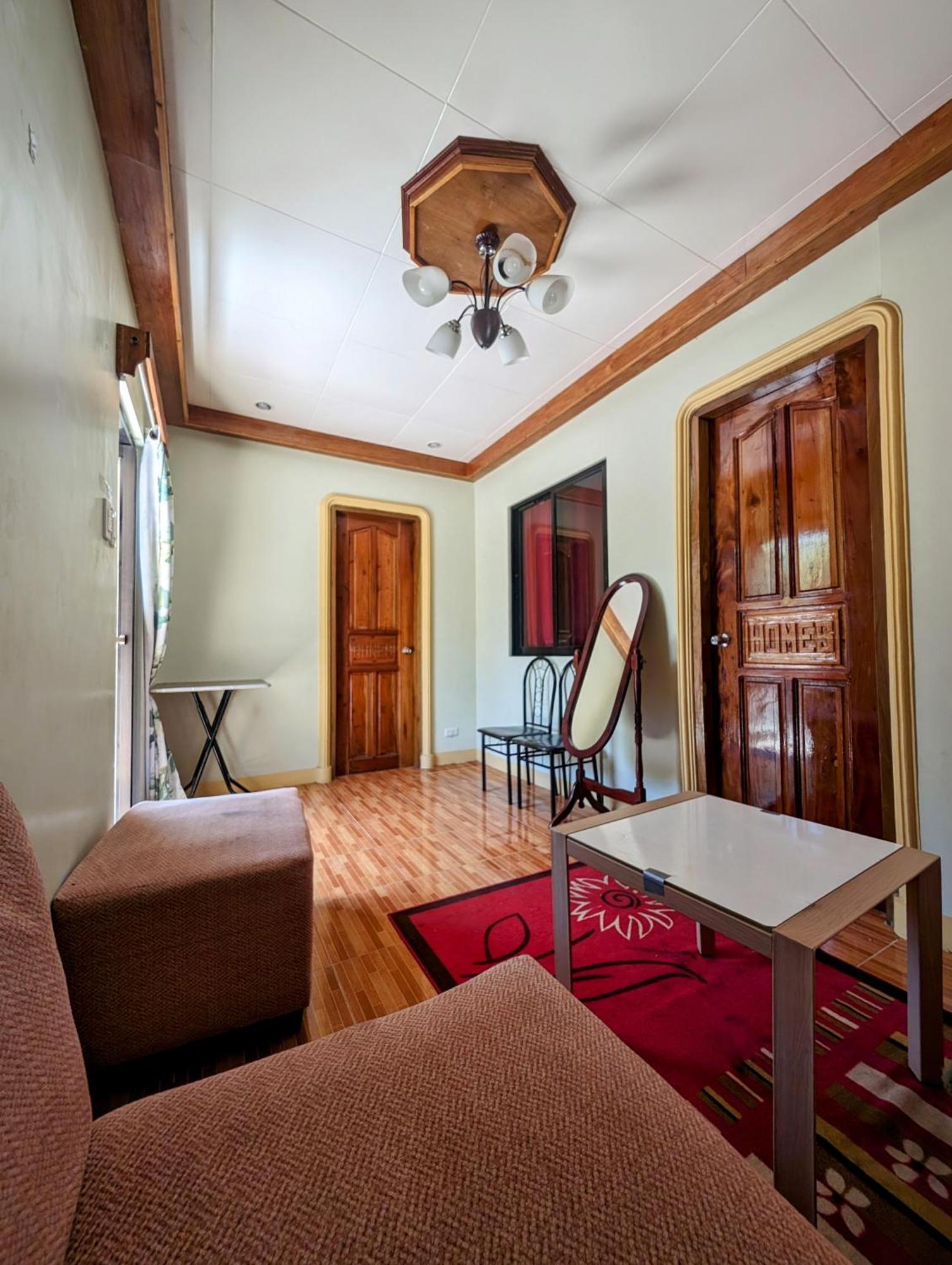Screaming Gecko Hostel Бусуанґа Екстер'єр фото