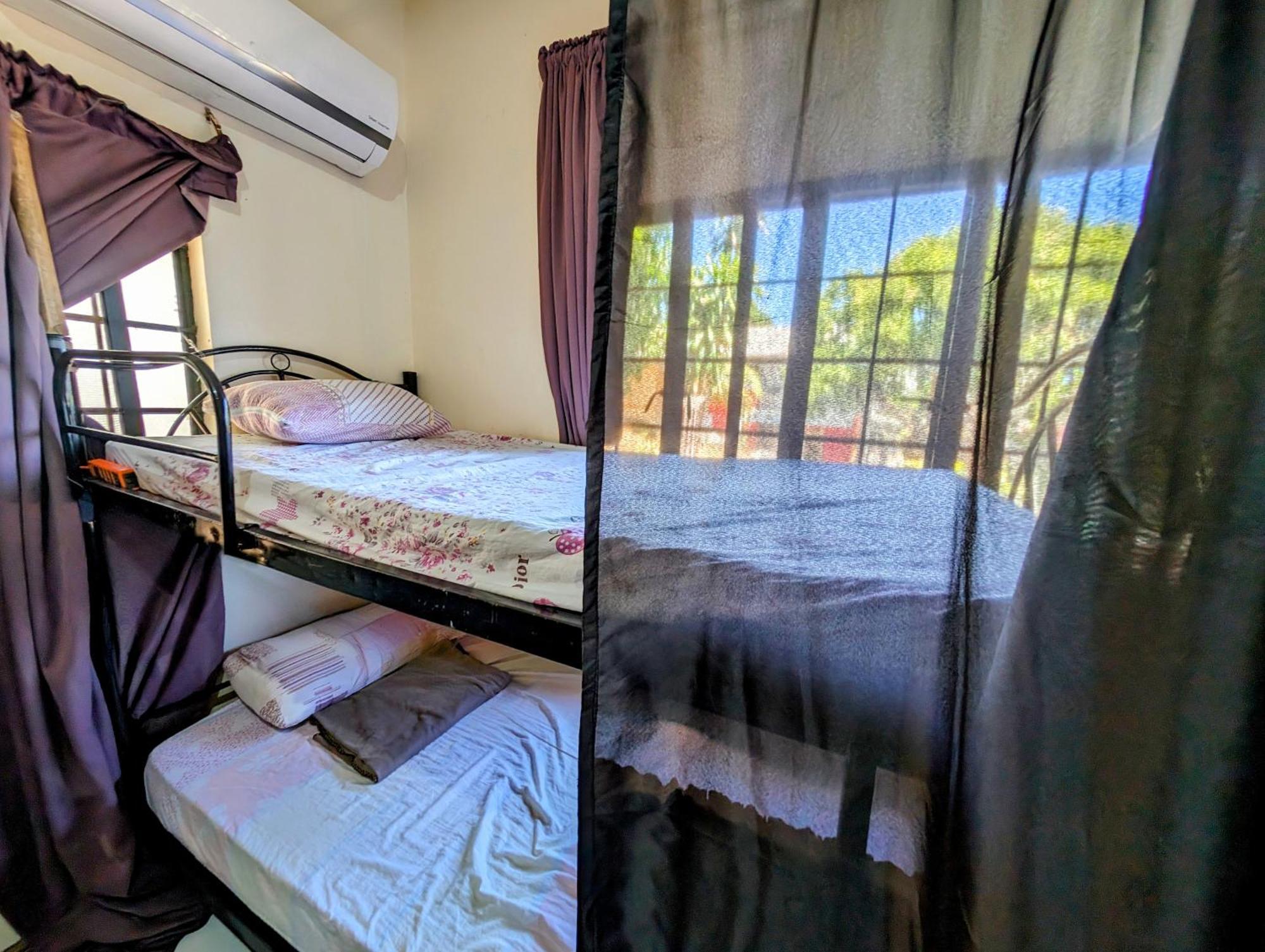Screaming Gecko Hostel Бусуанґа Екстер'єр фото